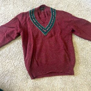 Medium Maroon Vintage Style Sweater